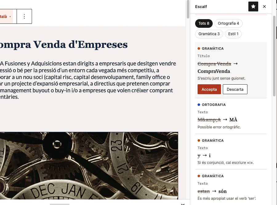 El panell d'Escalf a l'editor de WordPress amb les correccions per categoria (ortografia, gramàtica, estil) i el perquè de cada canvi