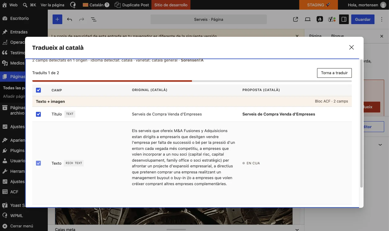 La finestra «Tradueix al català» d'Escalf dins l'editor de WordPress: cada camp de la pàgina amb l'original i la proposta de traducció